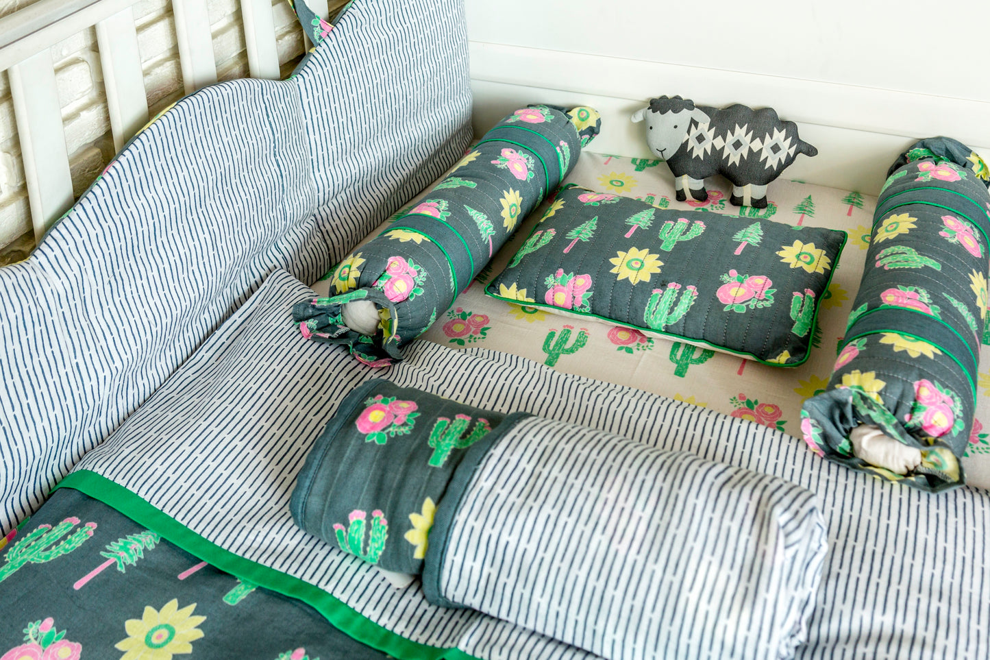 Proud Rose Cot Set