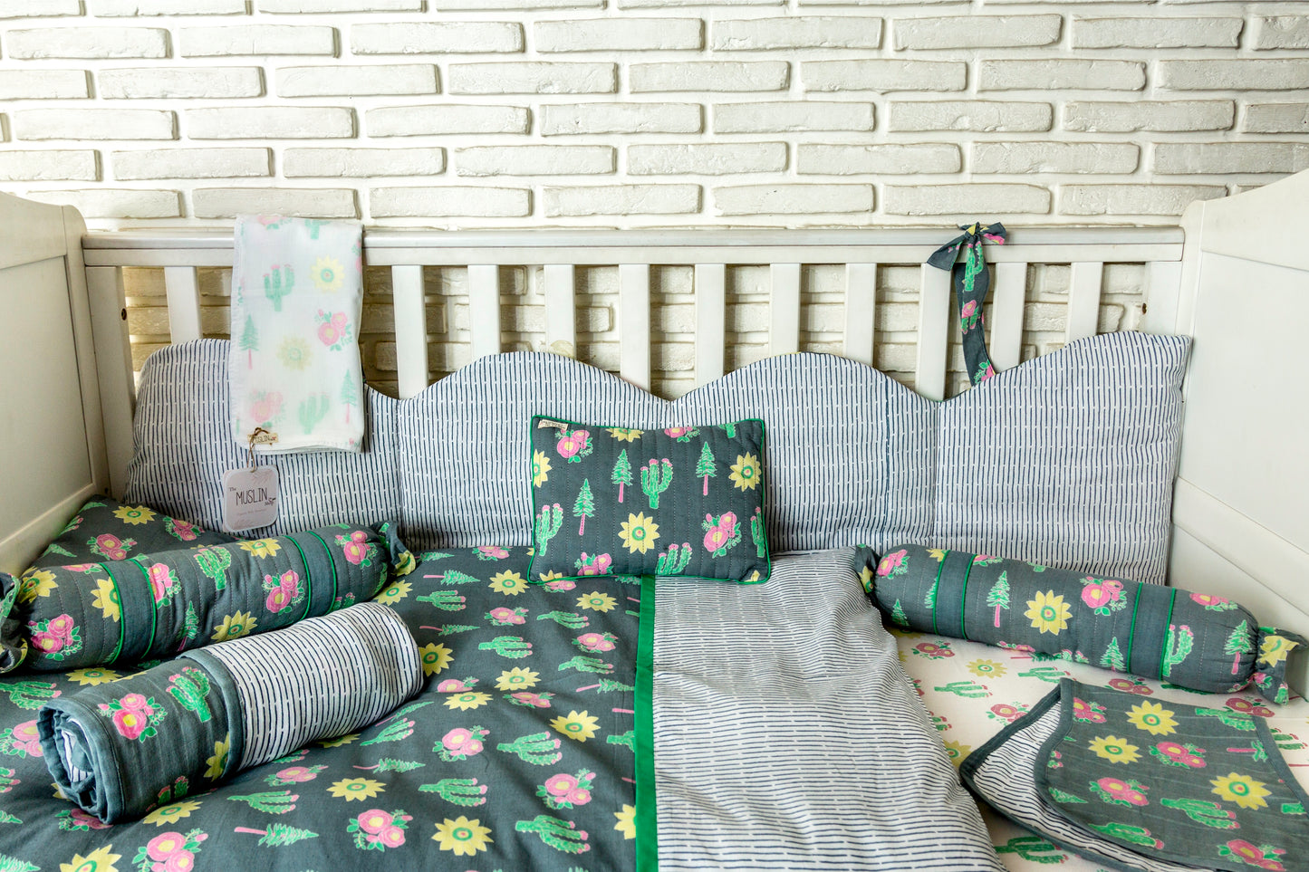 Proud Rose Cot Set